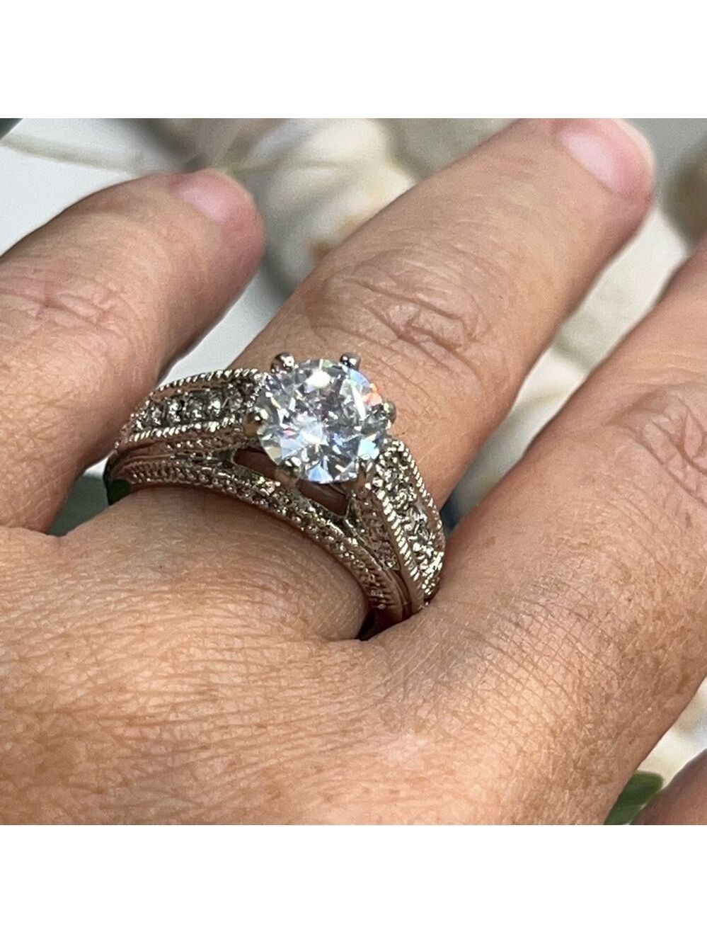 Elegant Silver Women's Ring